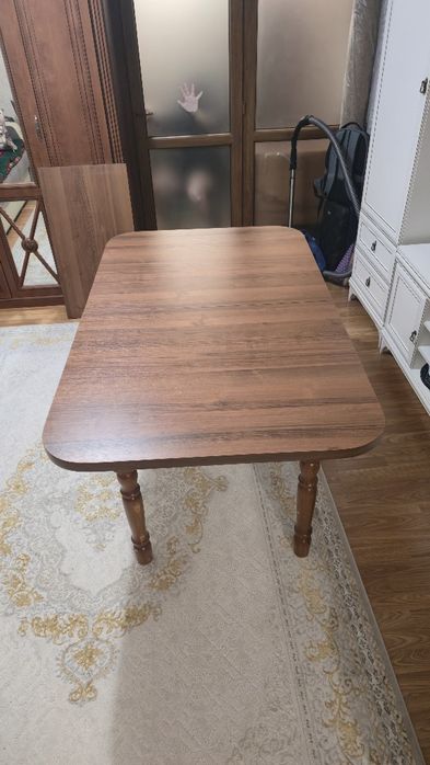 Стол для гостиной