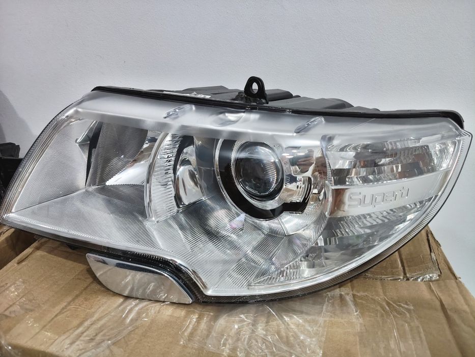 Set Far Faruri Bi-Xenon Adaptiv Skoda Superb 2