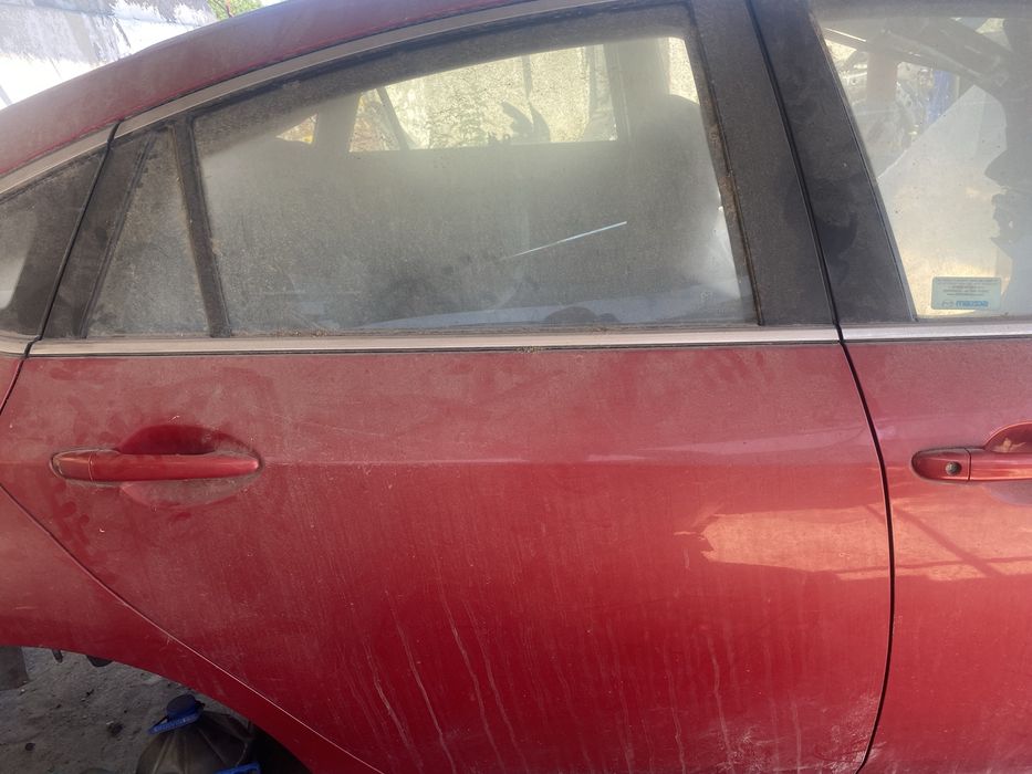 Предна задна дясна врата мазда 6 2009г