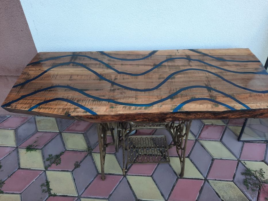 Masa gradina, blat nuc cu rasina epoxidica
