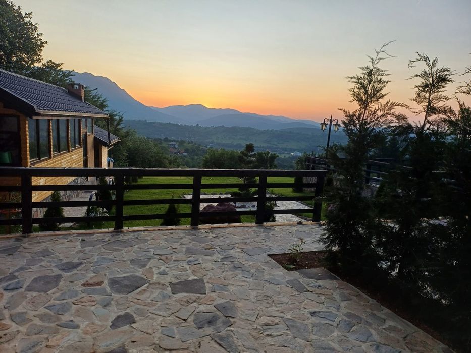 Închiriere vila zona Bran cu jacuzzi