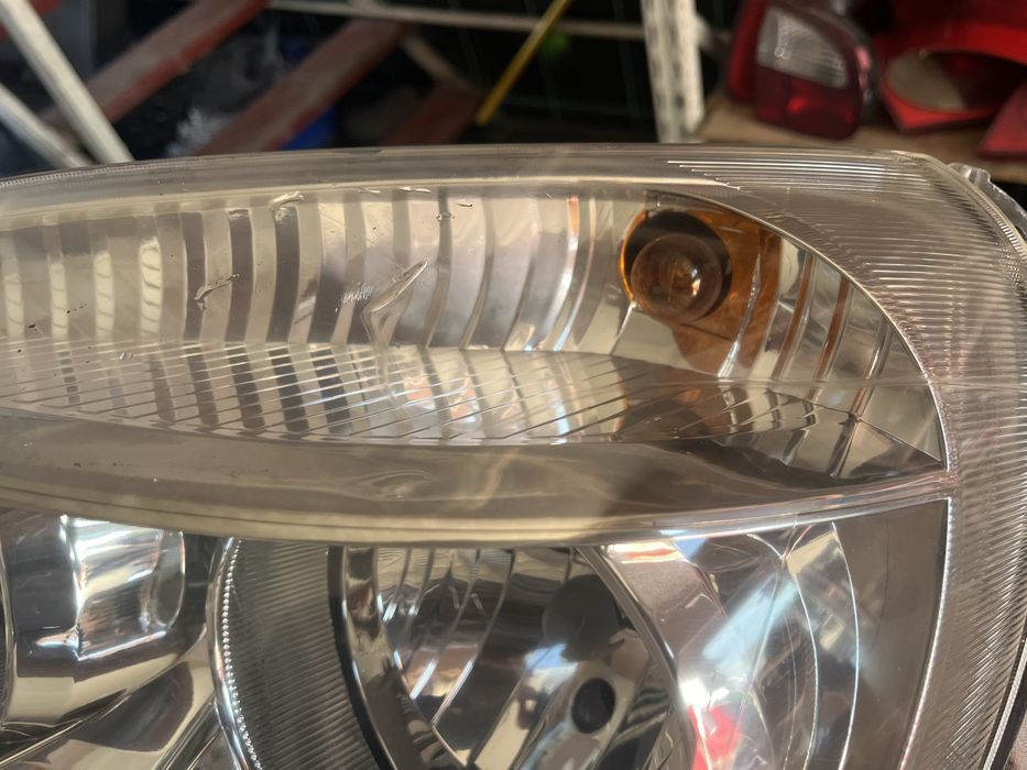 far fiat doblo 2008 stanga cu mic defect