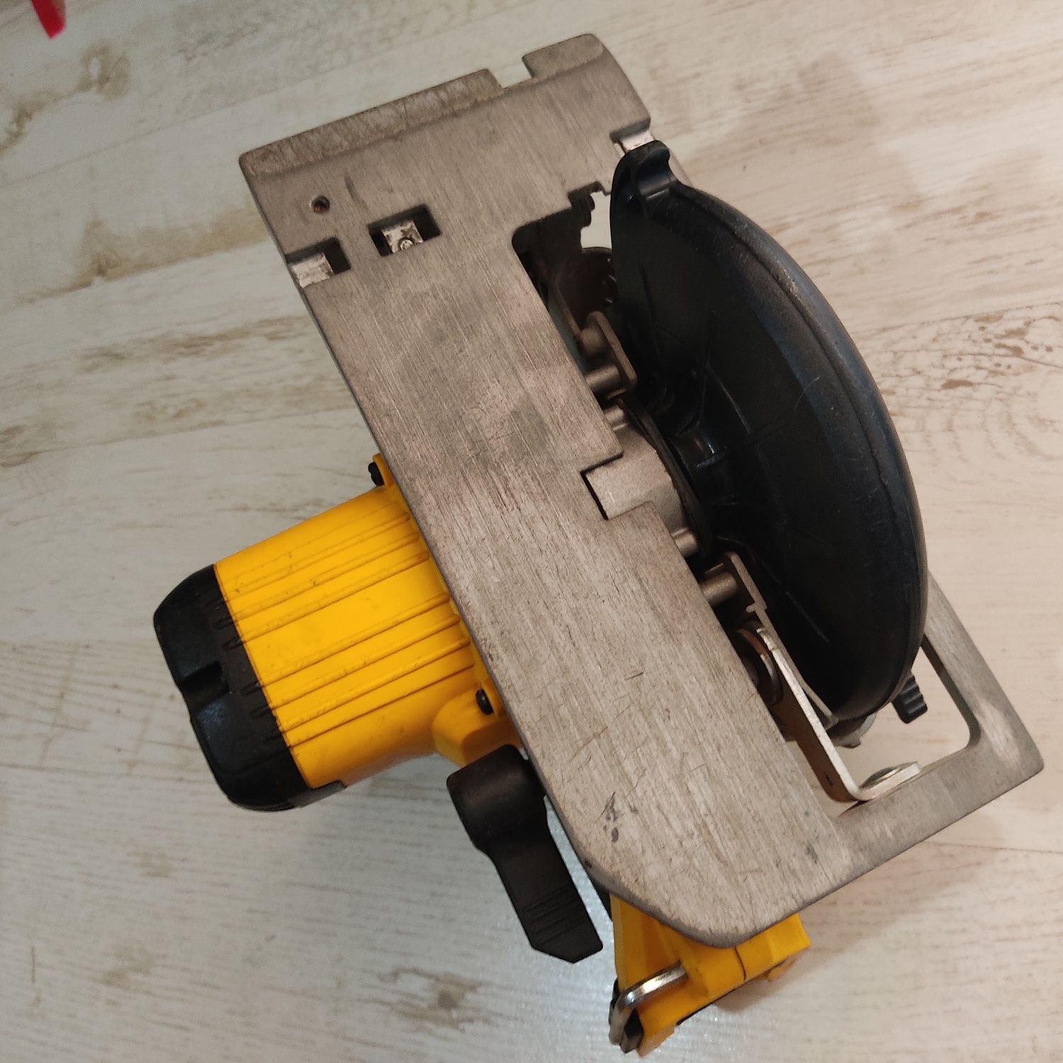 Циркуляр на батерии девалт DeWalt гр. Варна Възраждане 4 • OLX.bg