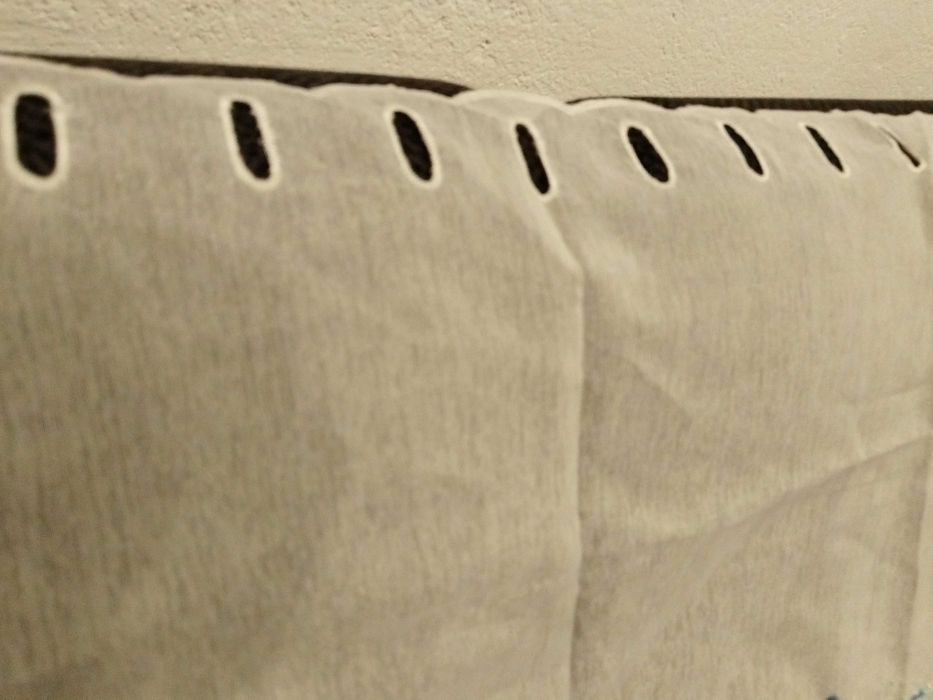 2 броя затъмняващи пердета с перделик и връзки и 2 бр къси пердета