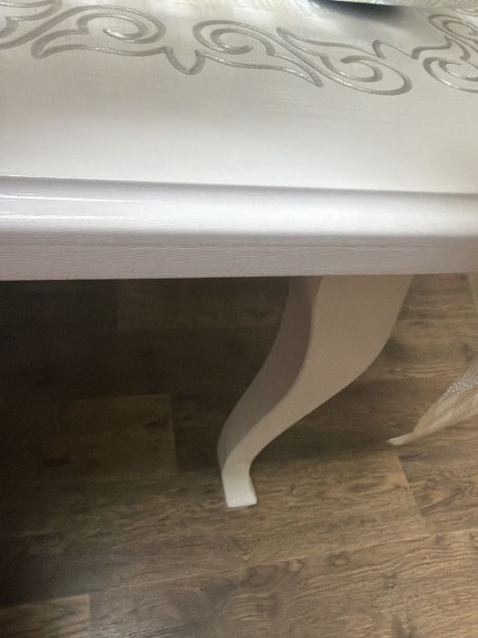 Продам стол кухонный и 12 стульев