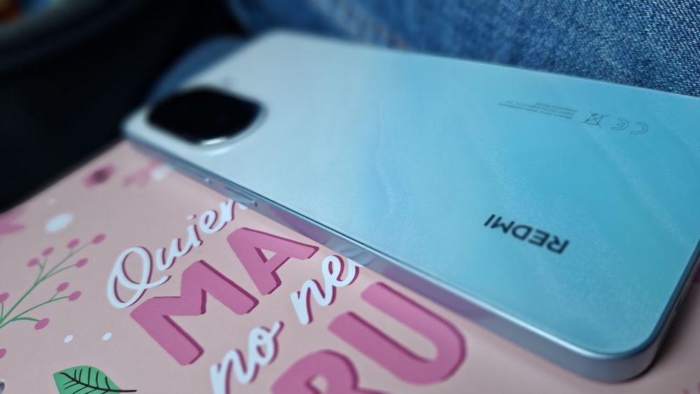 Vând Redmi A5 NOU