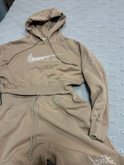 Дамси Анцунг Nike