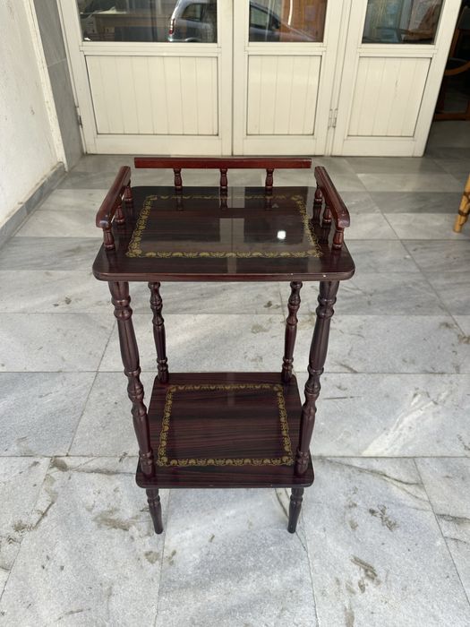 Етажерка / помощна масичка в класически стил – масив, 2 нива