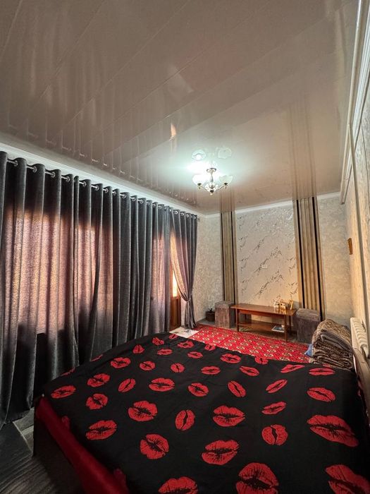 Hovli sotiladi srochno