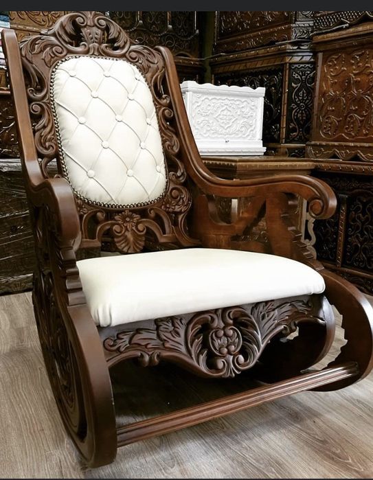 Кралски люлеещ стол