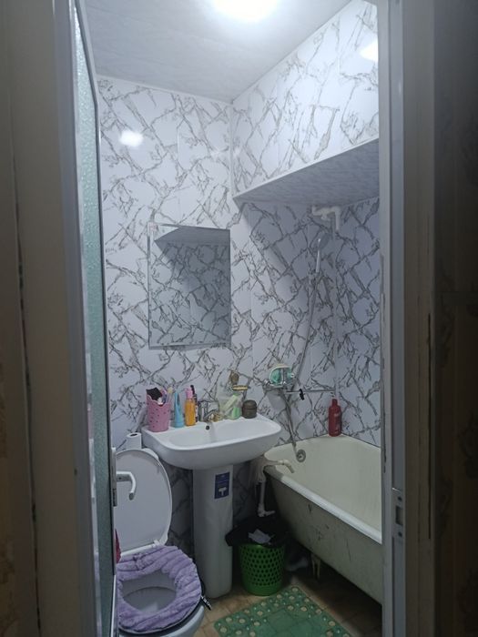 1 MTT 9 maktab yonida 2 xonali uy sotiladi