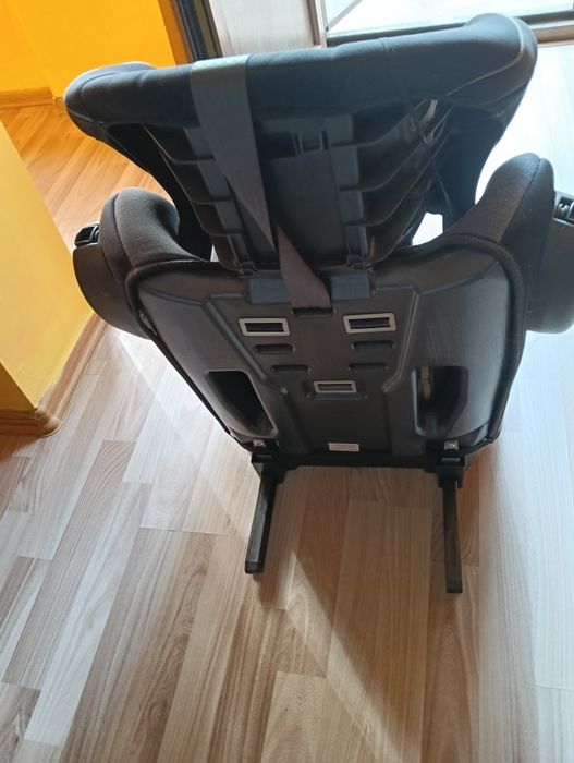 Scaun auto cu isofix