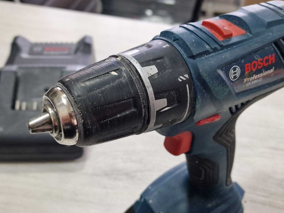 Акумулаторен винтоверт Bosch Blue GSR 18V-21 + батерия и зарядно