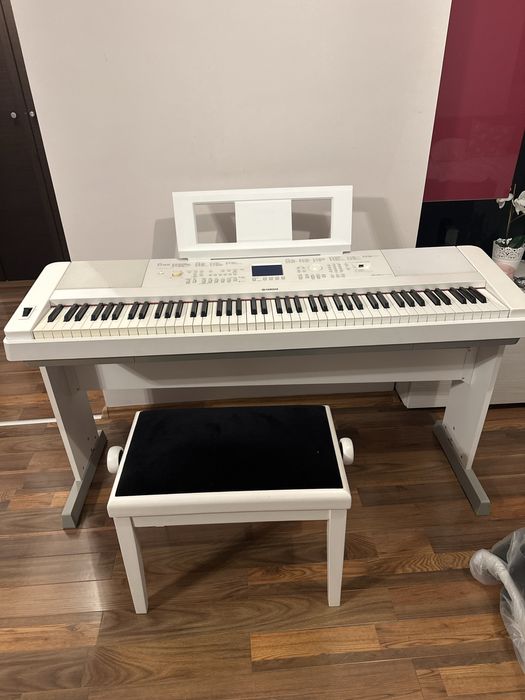 Pian YAMAHA DGX 660 Portable Grand