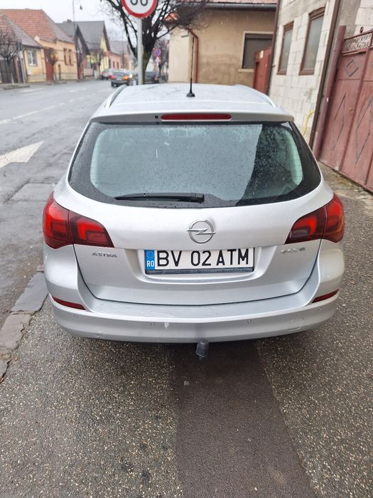Opel Astra J Sport Tourer