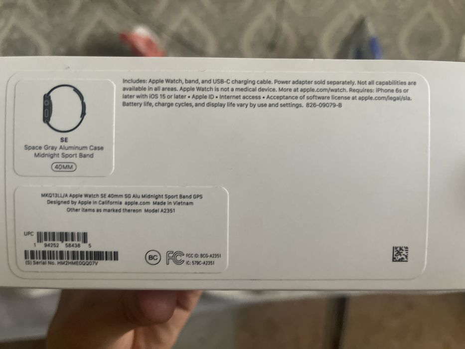 Продам Apple Watch SE 40mm в отличном состоянии