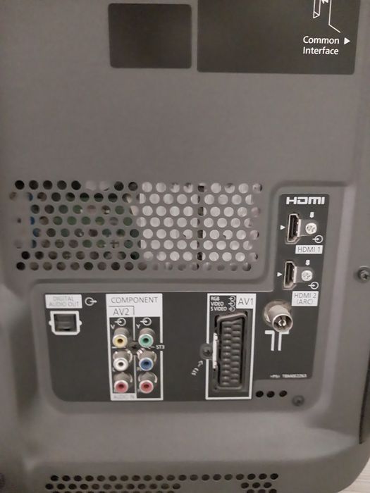 Телевизор Panasonic 94см. Не смарт.