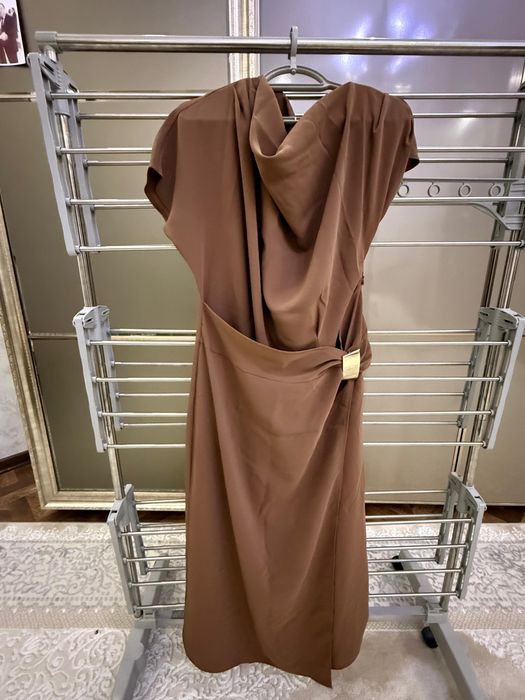 Платье коричневое