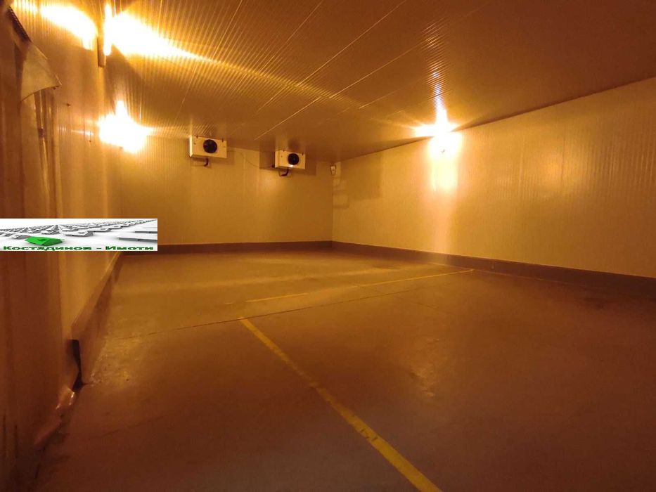 Продава се Промишлена сграда в Ихтиман - 5930 кв.м за 95 €/кв.м - Снимка #7