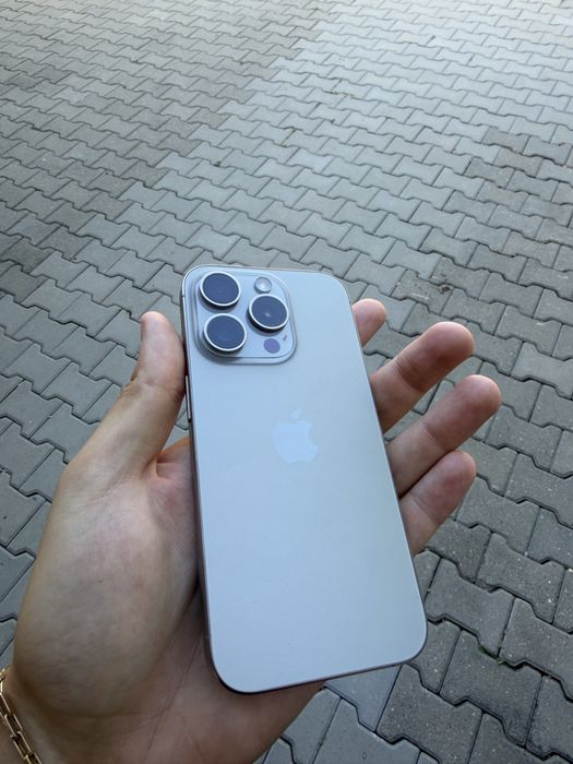 Vand sau schimb iPhone 15 Pro 88% Baterie