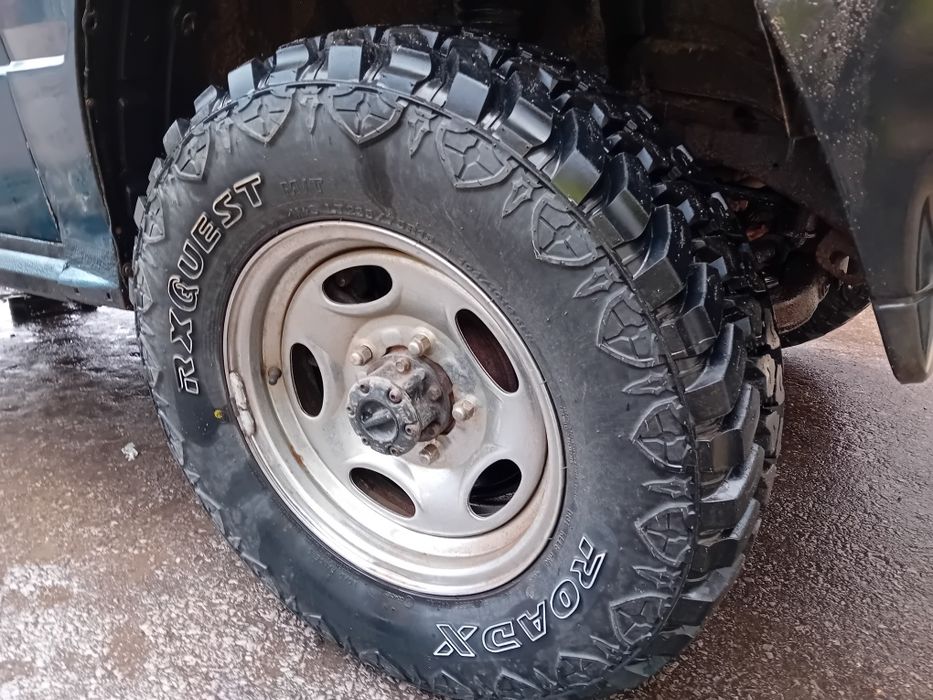 Продава се гуми за джип