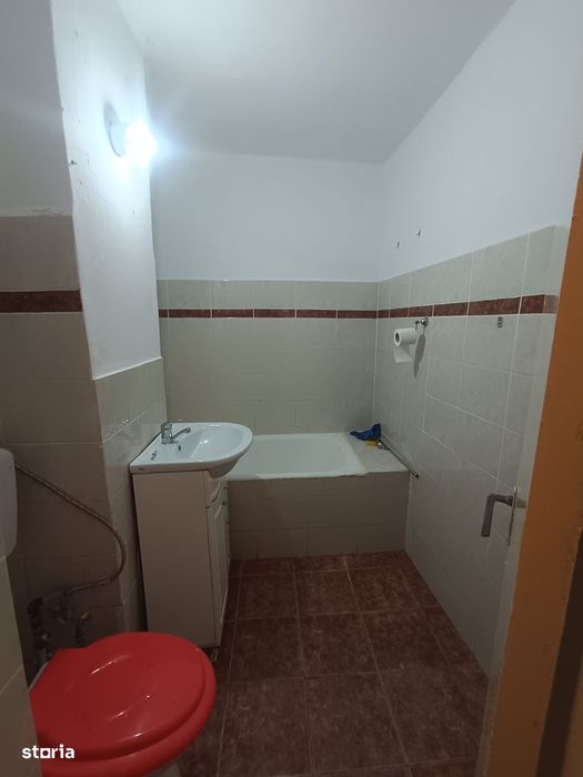 Spatiu comercial Targoviste-la 2 minute de Liceul Cantacuzino