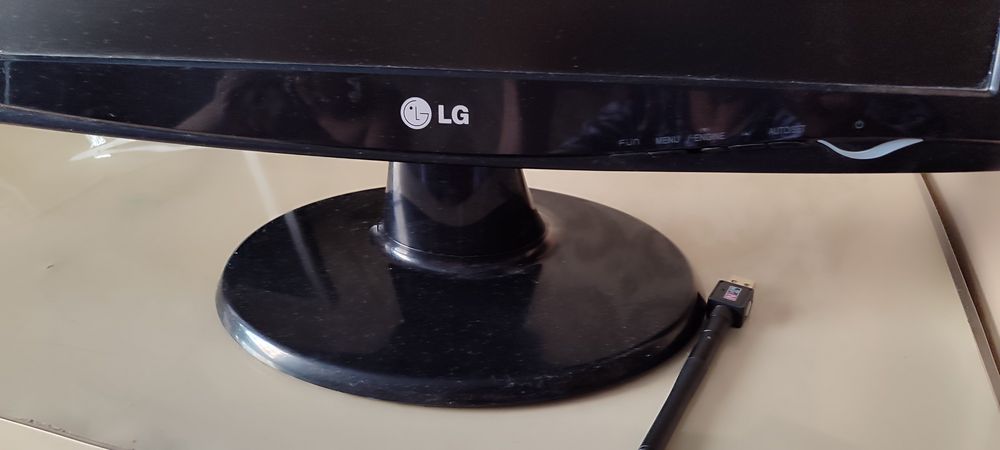 Продам монитор б/у