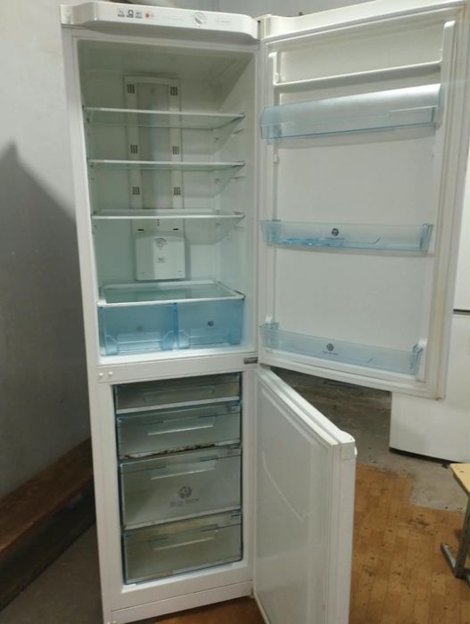 Продам холодильник