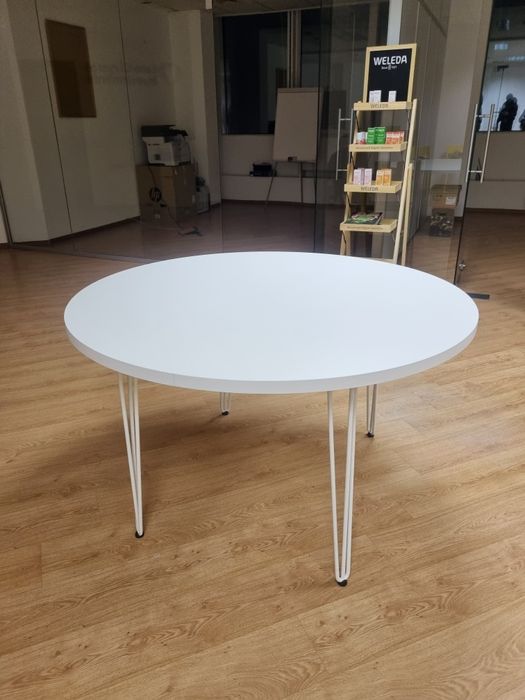 Конференц столы, столы для переговоров.