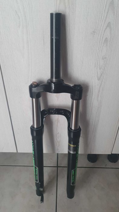 Furca 27.5 Zoom pe arc, cursa 100mm