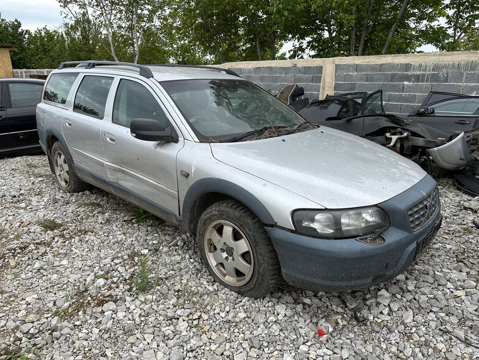 Волво ХЦ70 D5. AWD 2004 г 2.4 дизел само на части