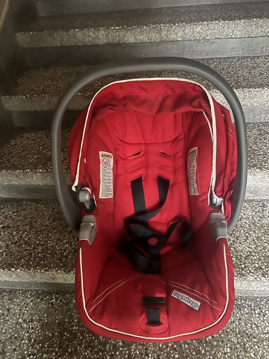 Столче за автомобил 0м Peg Perego червено