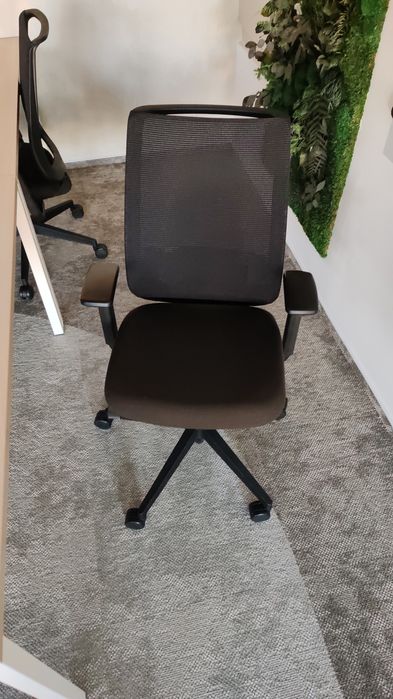 Think - Scaun birou. Made în france Steelcase. 300 euro /buc set de 16