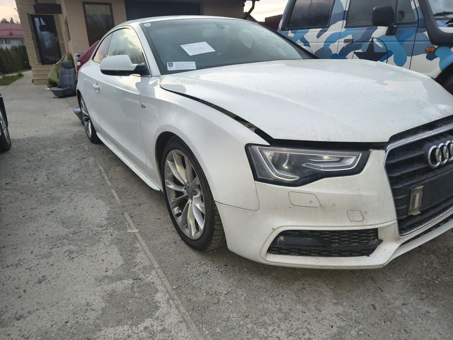 Audi a5 avariat lovit