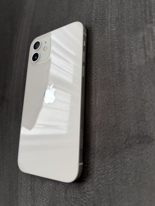 Vand iphone 12 64 gb impecabil