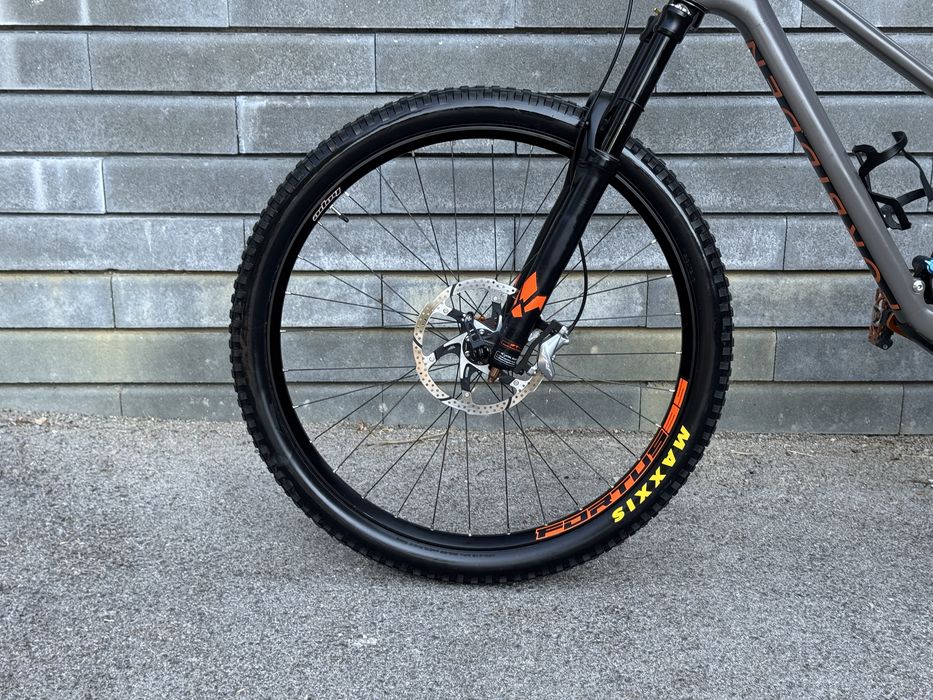 Карбонов планински велосипед FORBIDDEN DRUID CUSTOM BIKE(L размер)