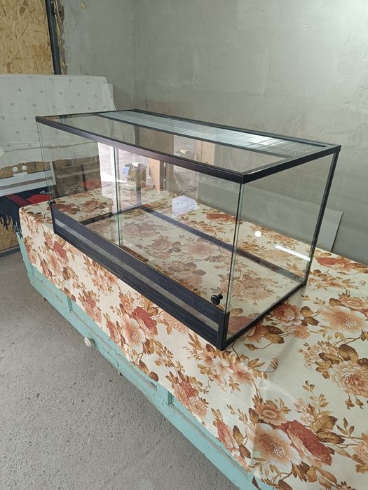 Террариум новый в наличии.