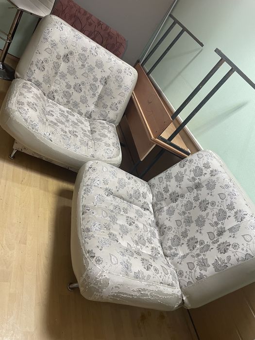 Продам офисные кресла