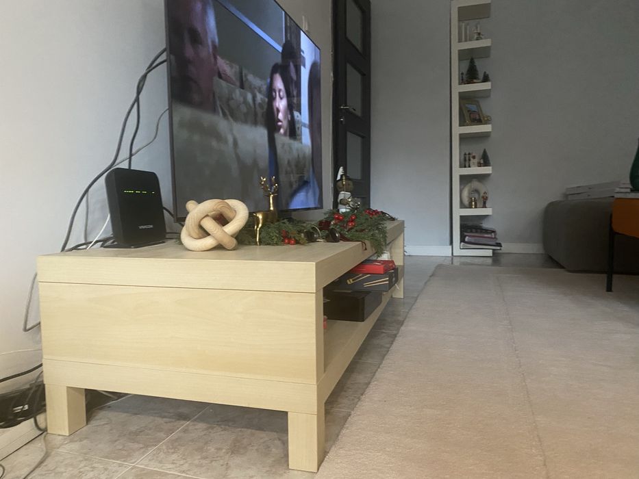 Шкаф за телевизор