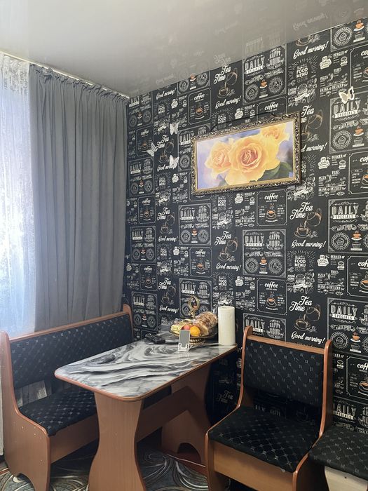 Продам квартиру в трехэтажном доме