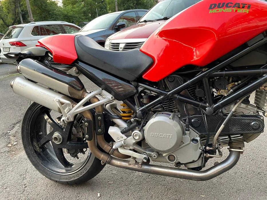 Vopsire trimuri auto-moto prin hidrotransfer.