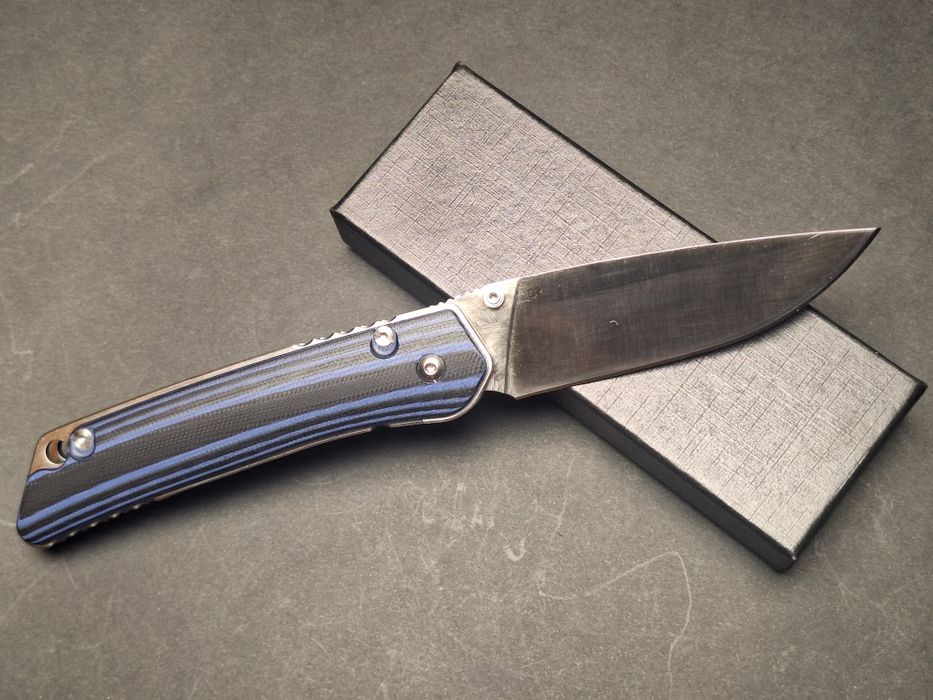 Сгъваем нож-стомана D2,дръжка G10