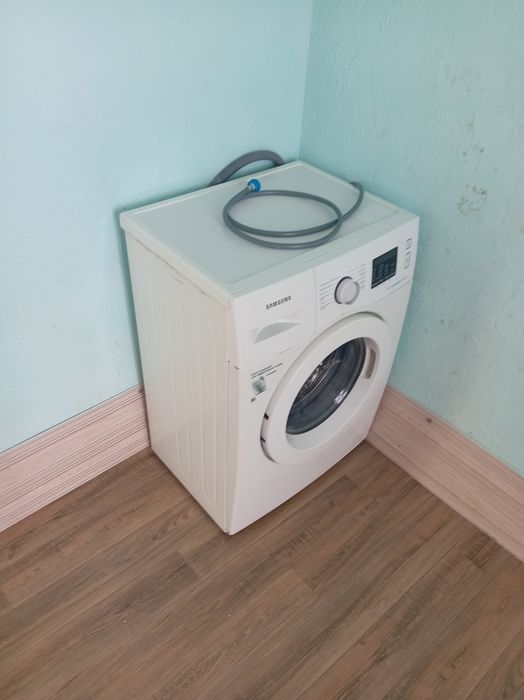 Продам автомат, стиральная машина.