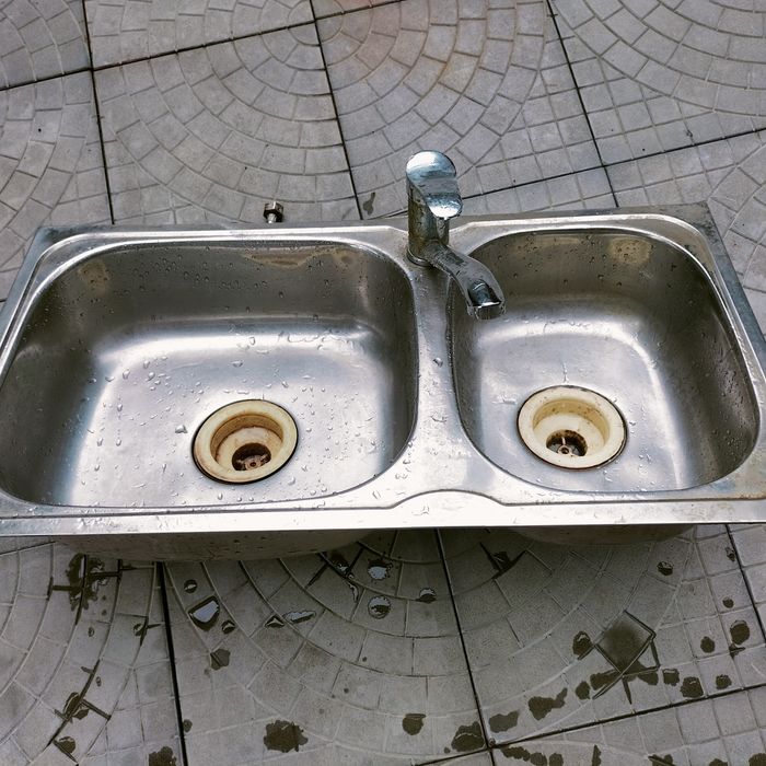 Мойка на кухню со смесителем