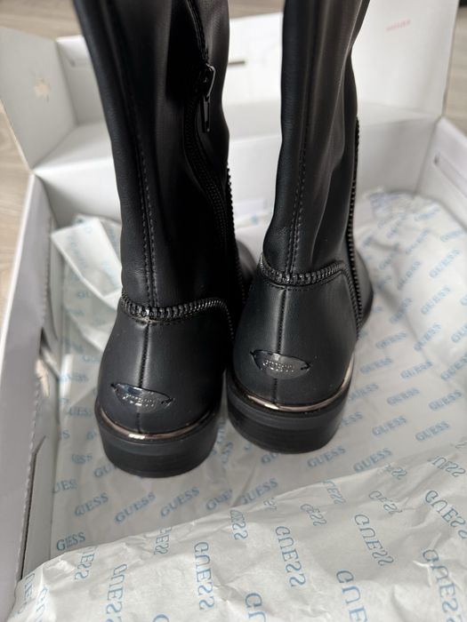 Ботуши на Guess оригинални 36 размер и подарък тениска