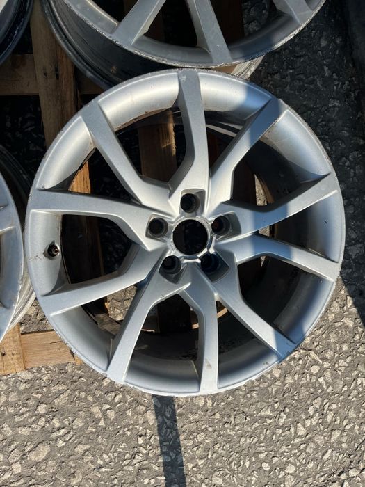 Оригинални джанти 18 Audi A4 A5 A6 8t0601025E 8.5j et29 ном 155 за боя