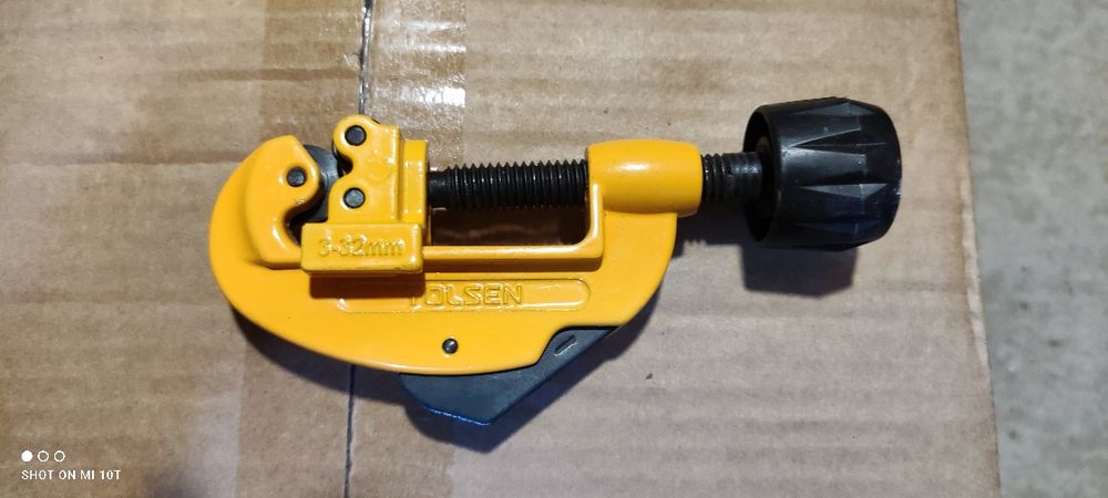 Продам труборез по металлу Tolsen, рабочий диапазон 3-32 мм.