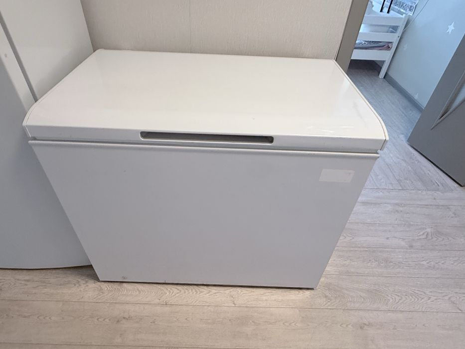 Продам морозильник