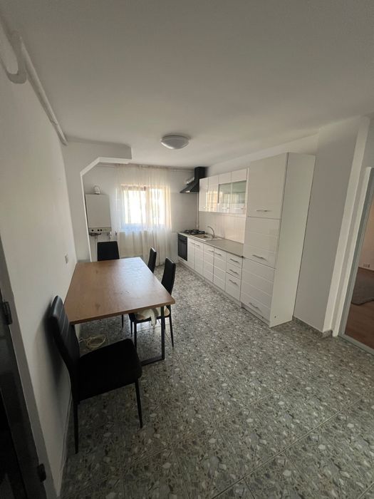 Apartament de vanzare zona Micro 1 in spatele bisericii-Materna