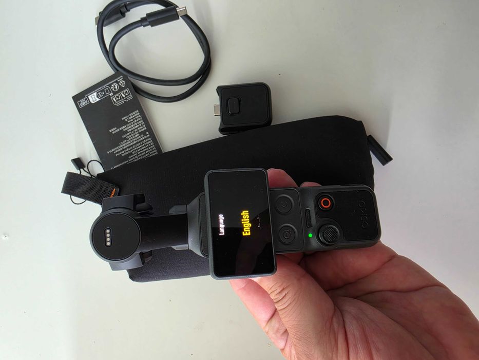 Folosit Camera de actiune DJI Osmo Pocket 4, Standard Combo, impecabila, pachet complet